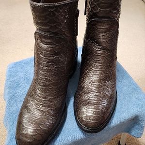 Womens Donald  J Pliner Boot